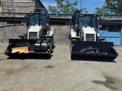 Ասֆալտապատում կռոշկա վարձով տեխնիկա - Hidromek 102B Alpha առջևի հատված